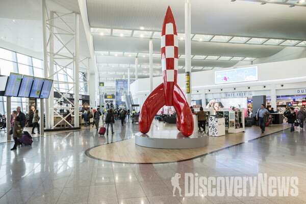 사진= 브뤼셀 공항의 조형물 틴틴로켓    ⓒ브뤼셀공항