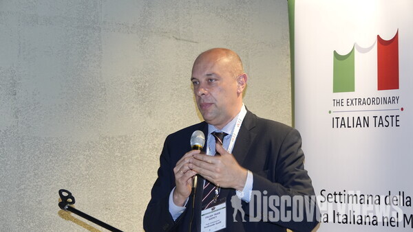 ▲이탈리아 무역공사(ITA) '페르디난도 구엘리(Ferdinando Gueli)' 하이 스트리트 이탈리아 관장이 제7회 세계 이탈리아 음식 주간에 대해 발표하고 있다. ⓒ디스커버리뉴스 정기환 기자