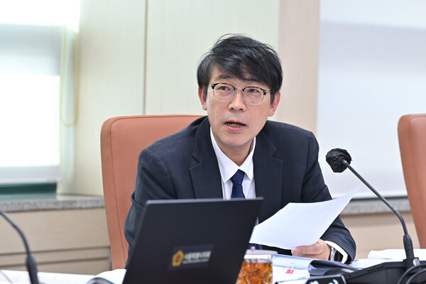 이병도 시의원이 2025 시민건강국 행정사무감사에서 질의를 하고있다.   [사진=서울시의회]