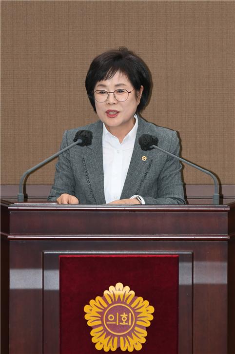 질의 중인 이경숙 서울시의원   [사진=서울시의회]