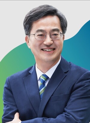 김동연 "보훈은 미래 향한 약속"...현충일 맞아 국가유공자 예우 강조 - 뉴스 썸네일 이미지